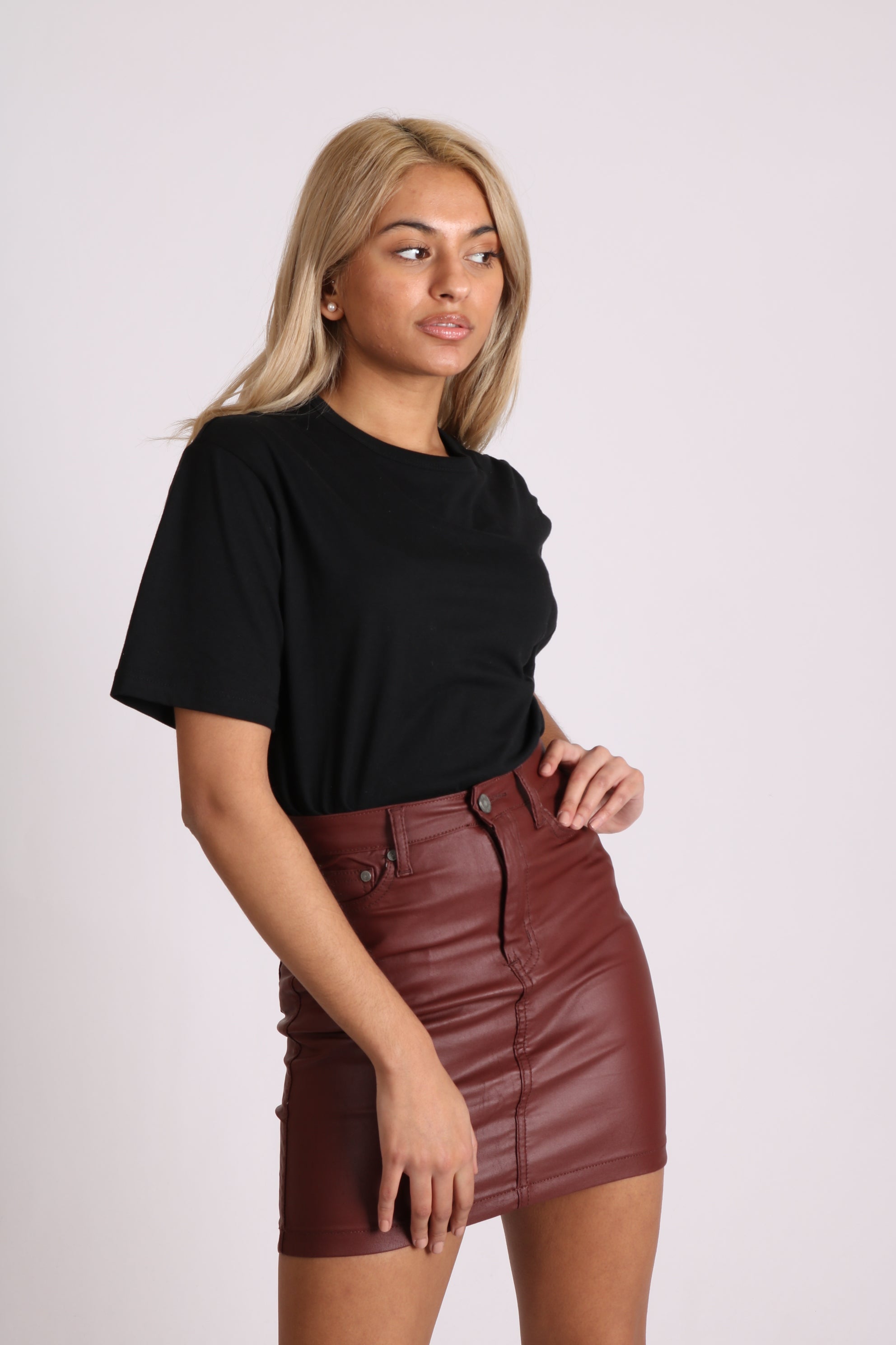 Coated Pu Mini Skirt In Burgundy